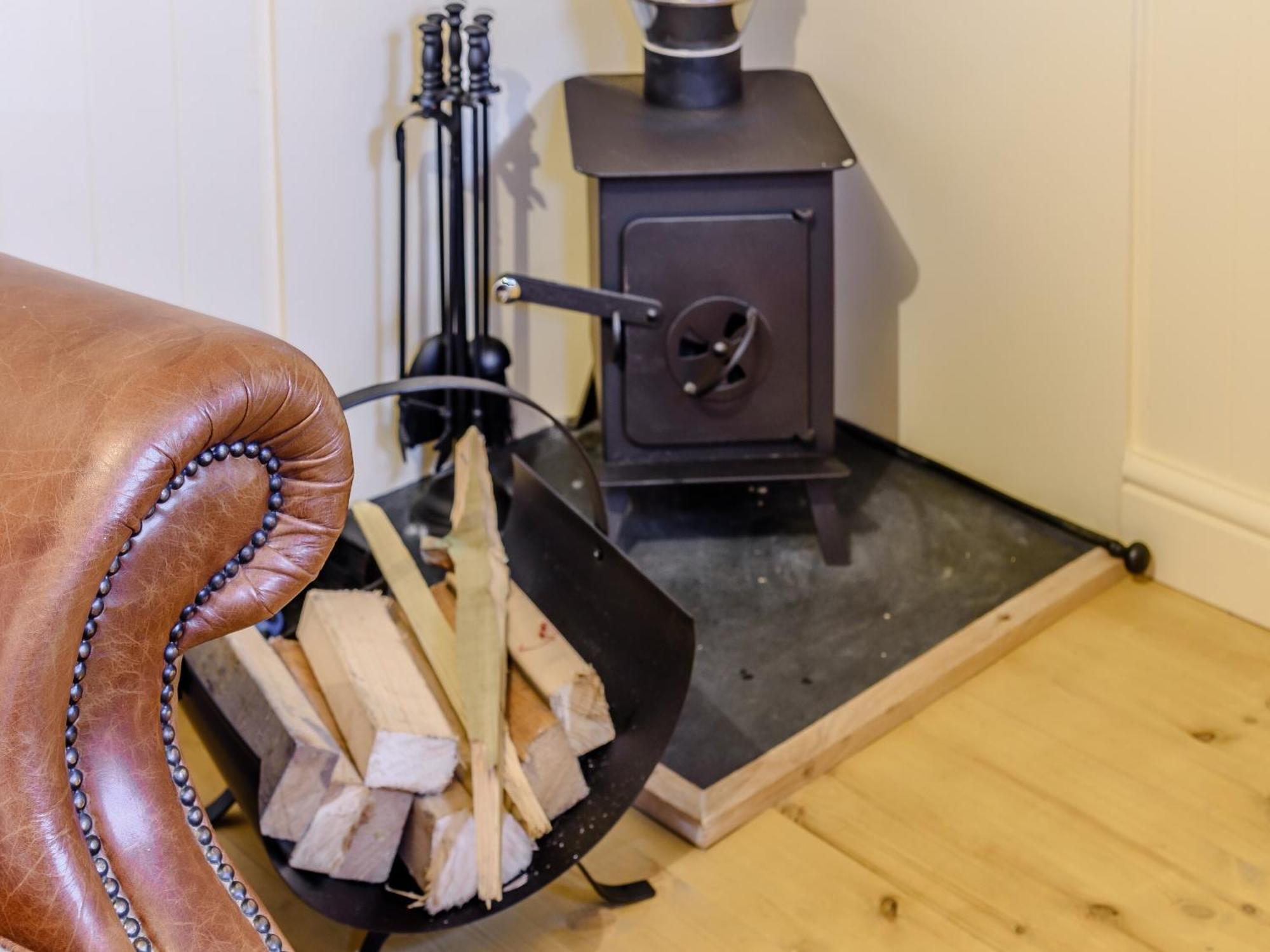 The Lambing Shed Villa Ryhill Екстериор снимка