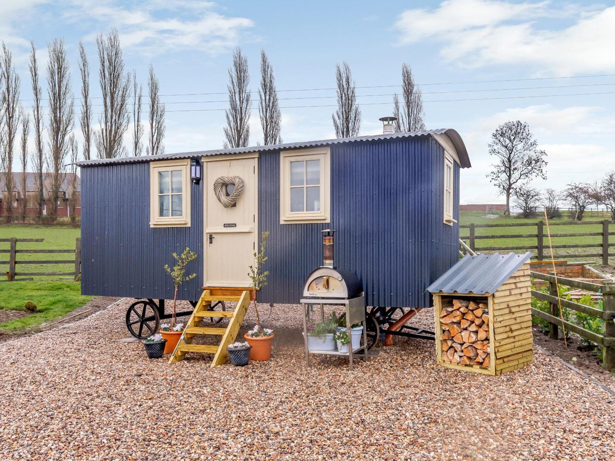 The Lambing Shed Villa Ryhill Екстериор снимка